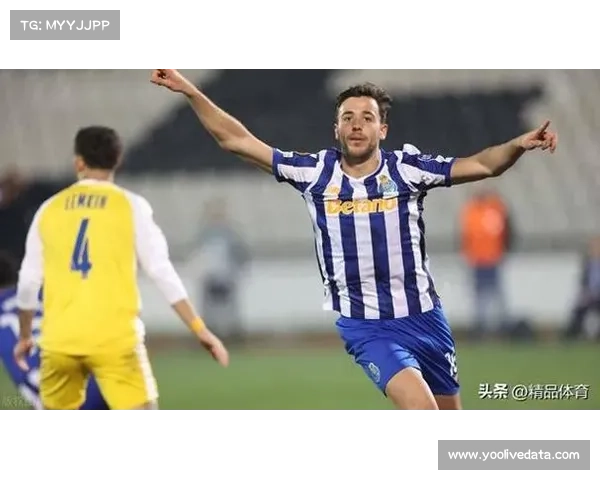 尼科·冈萨雷斯斩获赛季首球,折射运气助曼城扩大比分 尼科·冈萨雷斯斩获赛季首球,折射运气助曼城扩大比分