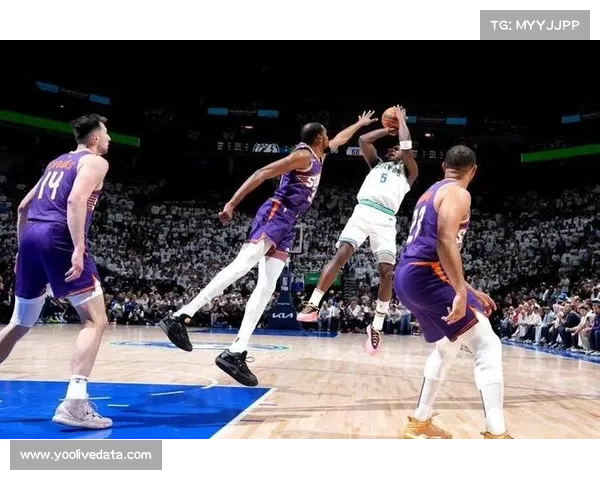 篮网主场击败公牛,克拉克斯顿28分10篮板统治内线 篮网主场击败公牛,克拉克斯顿28分10篮板统治内线